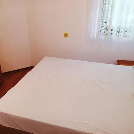 Petrovi * Obzor