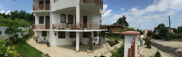 Konukevi Petrovi