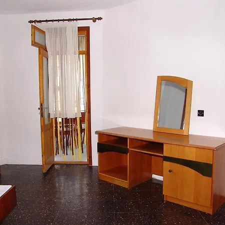 Guest house Petrovi *